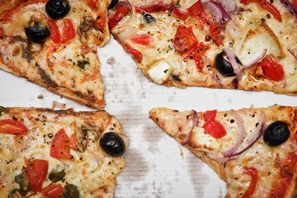 Остатки пиццы — стоковое фото