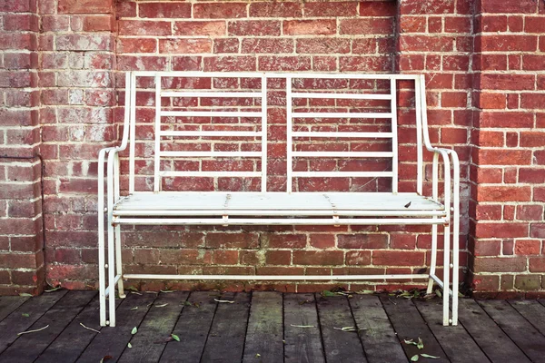 White bench — Stock Photo, Image