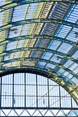 tren istasyonu çatı