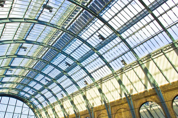 鉄道駅の屋根 — ストック写真