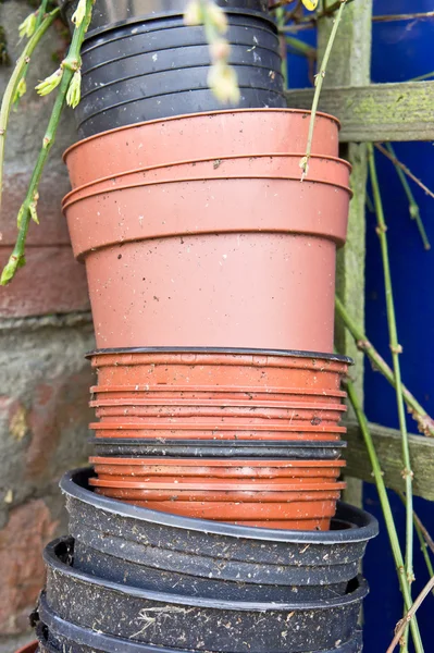 Pots de plantes en plastique — Photo