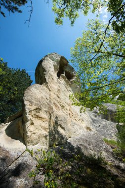 Bulgaristan 'ın Shumen kenti yakınlarındaki Osmar Kaya Manastırı