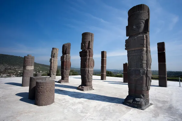 Toltec-Krieger. antike Ruinen von tula de allende — Stockfoto