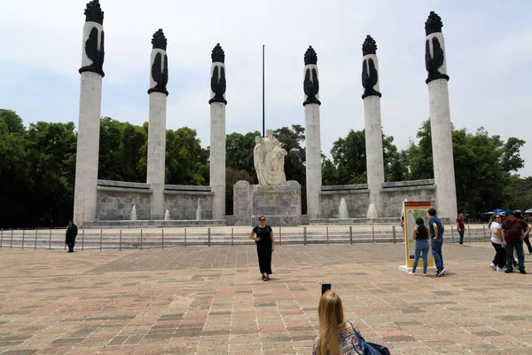 Mexico City Mexico Apr 2022 Tourists Taking Photos Monument Heroic 로열티 프리 스톡 사진