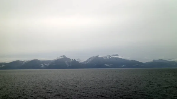Nebelige Und Kalte See Mit Viel Nebel Und Schlechter Sicht — Stockfoto