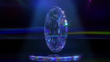 Elmas bitcoin, neon ışıklı karanlık bir arka planda döner. Kripto para birimi. Lowpoly. Kusursuz döngünün 3d animasyonu