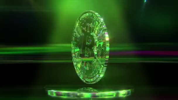 Grön bitcoin roterar på en mörk bakgrund med neonbelysning. Kryptovaluta. Lågpoly. 3D-animering av sömlös slinga — Stockvideo