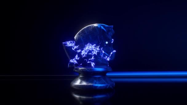Il concetto di gioco. Il cavaliere degli scacchi si sbriciola in particelle incandescenti. Luce blu al neon. Animazione 3D di un loop senza soluzione di continuità. — Video Stock