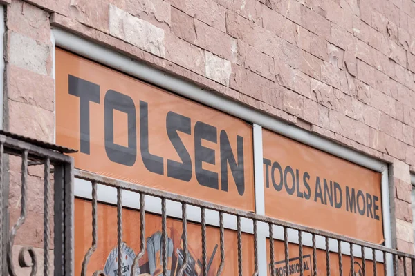 Deade Serbia April 2021 Logo Tolsen Front Retailer Tolsen 중국의 — 스톡 사진