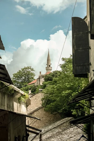Селективное Размытие Минарете Мусульманской Мечети Стари Град Старом Городе Мостар — стоковое фото