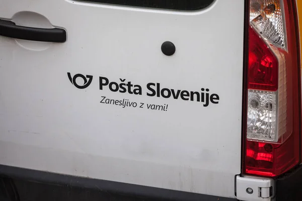 Ljubljana Slovénie Juin 2021 Logo Posta Slovenije Sur Leurs Véhicules — Photo