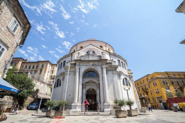 RIJEKA, CROATIA - 18 Haziran 2020: Saint Vitus Sveti Vid Rijeka Katedrali 'ne giriş, veya katedrala svetog vida. Bir Hırvat kilisesi ve Istria bölgesinin önemli bir simgesi.