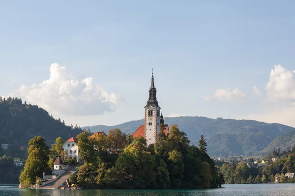 Desenfoque Selectivo Ostrvo Blejsko Isla Sangrada Lago Bled Blejsko Jezero — Foto de Stock