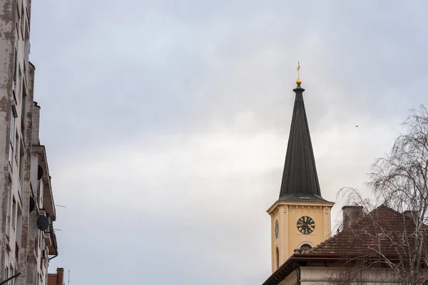 Kirchturmuhr Der Serbisch Römisch Katholischen Kirche Crkva Svetog Karla Boromejskog — Stockfoto