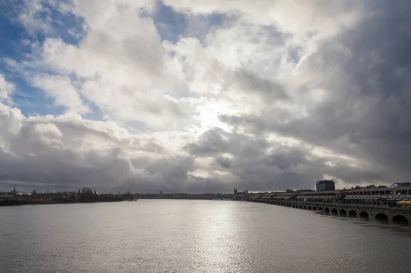 Zimní Panorama Ústí Řeky Garonne Vidět Nábřeží Garonne Quais Garonne — Stock fotografie