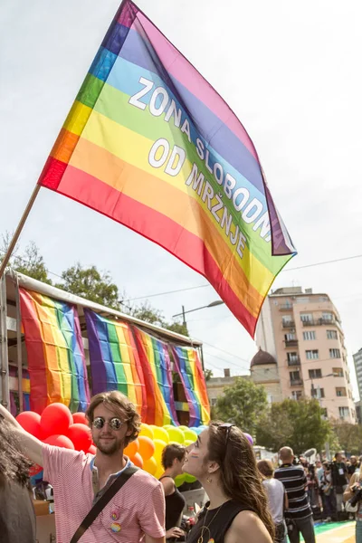Belgrad Serbien September 2016 Ein Mann Hisst Während Der Gay — Stockfoto