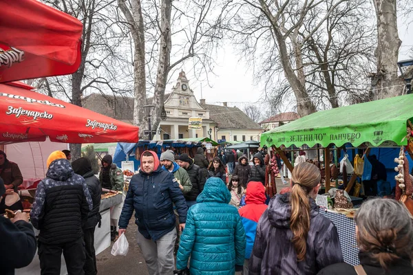 Kacarevo Serbia March 2022 Натовп Людей Переповненій Алеї Сланінінджади Традиційному — стокове фото