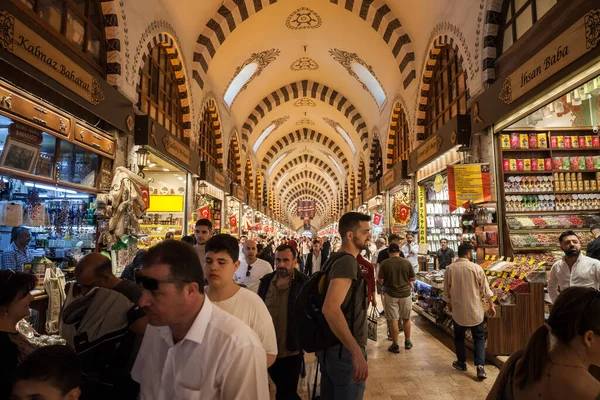 Istanbul Turquía Mayo 2022 Desenfoque Selectivo Callejón Principal Del Bazar — Foto de Stock