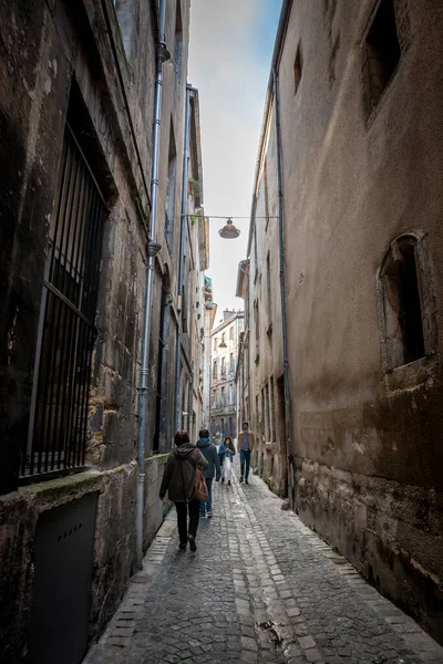 Bordeaux France February 2022 People Pedestrians Walking Dark Street Narrow — Stock Photo, Image