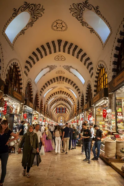 Istanbul Turquia Maio 2022 Borrão Seletivo Beco Principal Bazar Egípcio — Fotografia de Stock