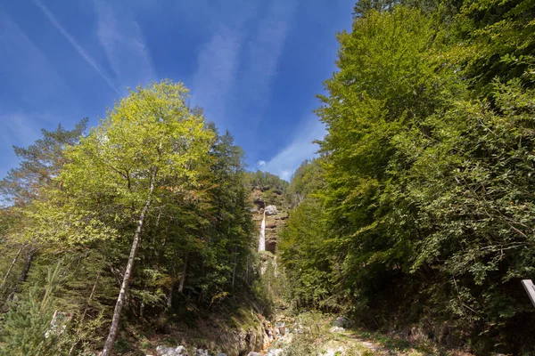 Cachoeira Pericnik Com Água Caindo Uma Montanha Vista Baixo Com — Fotografia de Stock