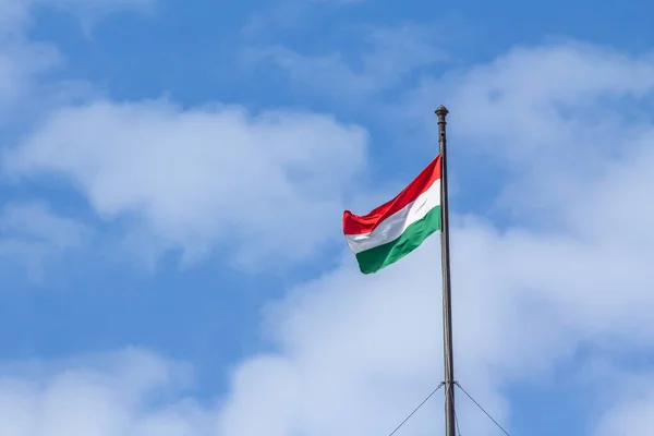 Flag Hungary Also Called Magyarorszag Zaszlaja Waiving Flagpole Budapest Front — Stock fotografie