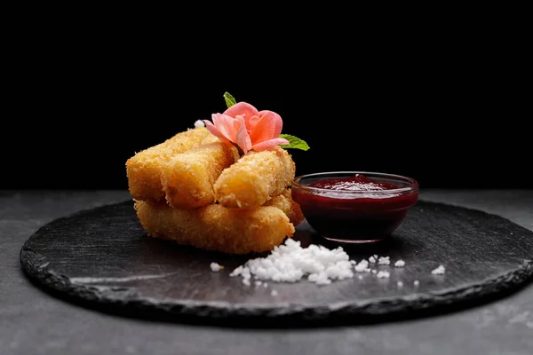 Nuggets Con Queso Sobre Fondo Oscuro Mermelada —  Fotos de Stock