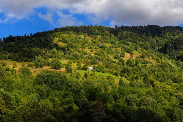 Montagnes Été Par Temps Ensoleillé Maisons Sur Les Pistes Par — Photo