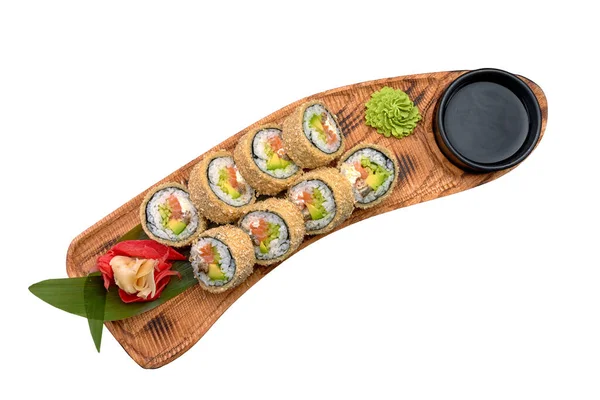 Banzai Sushi Rolka Sójovou Omáčkou Izolát Bílém Dřevěné Desce Tmavém — Stock fotografie