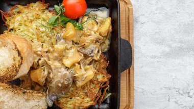 Kavanozlu krema soslu Rapana.