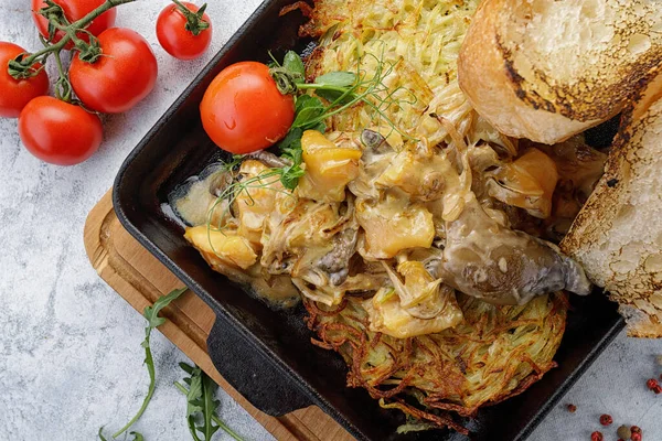 Kavanozlu krema soslu Rapana.