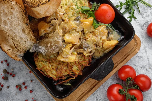 Kavanozlu krema soslu Rapana.