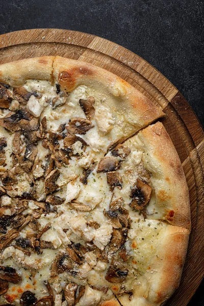 Pizza Mushrooms Chicken Wooden Board Dark Background Studio Light —  Fotos de Stock