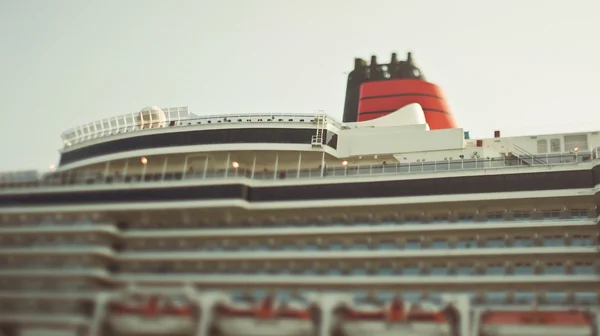 TiltShift foto van grote oceaan cruise liner — Stockfoto