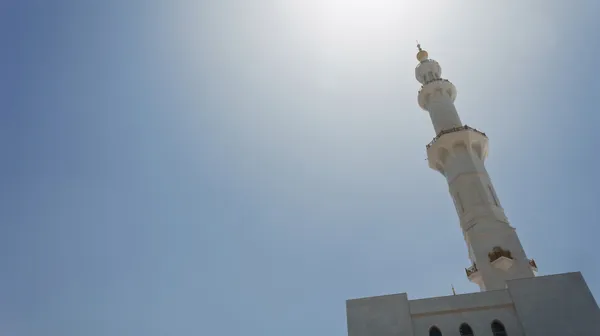 Minaret in front of the sky — Stock Photo, Image