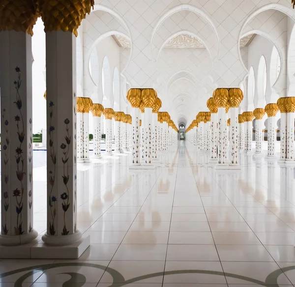 Marble hall in mosque — Stock Photo, Image
