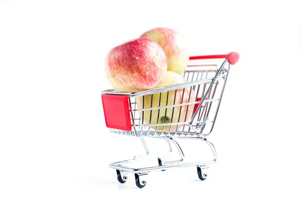 Alışveriş sepeti içinde elmalar — Stok fotoğraf