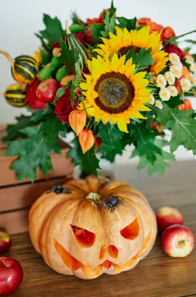 Halloween wakacje koncepcja tła ze straszną złą twarzą — Zdjęcie stockowe