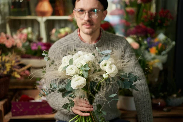 Man Florist Grey Sweater Eyeglasses Holding Beautiful Bouquet White Fresh — Foto Stock