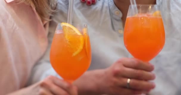 Romantic Couple Clinking Glasses Spritz Bar Aperol Spritz Cocktail Close — 비디오