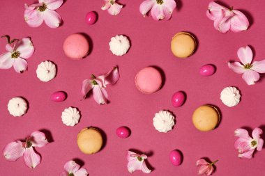 Tatlı ve çiçek aranjmanı