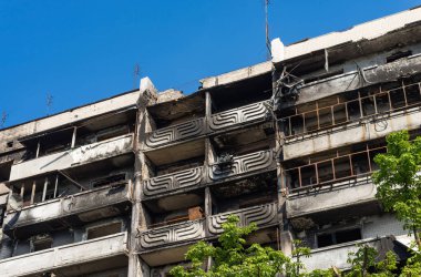 Kyiv 'in (Irpin) varoşlarında Rus ordusu tarafından yok edilen sivillerin evi. Rusya 'nın Ukrayna' ya karşı savaşı.