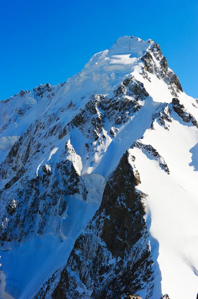 Bekijken op hoogte bergen peak — Stockfoto