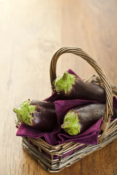 Raw aubergines — Stock Photo, Image