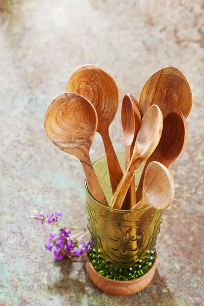 Utensílios de cozinha de madeira — Fotografia de Stock