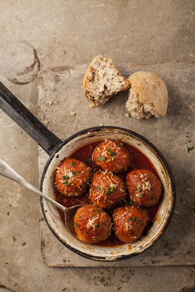 Meatballs in pan — Stock Photo, Image