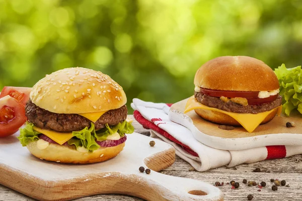 Chutné cheeseburger — Stock fotografie