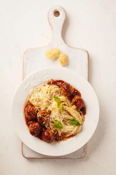 Pasta con albóndigas — Foto de Stock