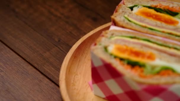 Sandwich Ham Cheese Egg Cos Lettuce Carrot Macro Multi Layer — Vídeo de Stock