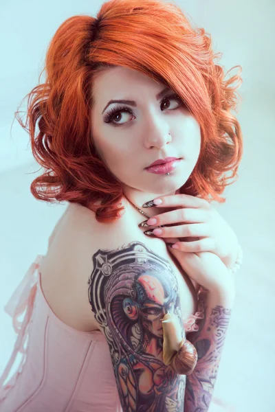 Sensuele redhead vrouw — Stockfoto